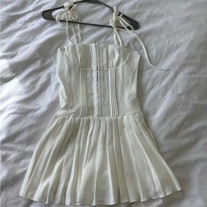 Elegant White Pleated Dress